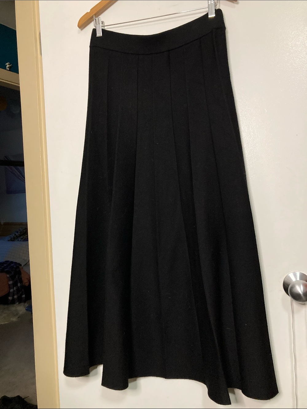 Elegant Black Pleated Midi Skirt